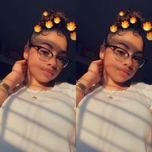 Meet your Posher, Alexis